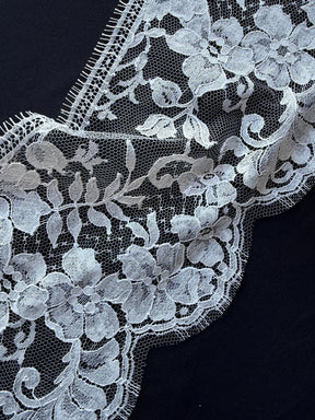 Galon de dentelle de Chantilly ivoire pâle - Rizawana