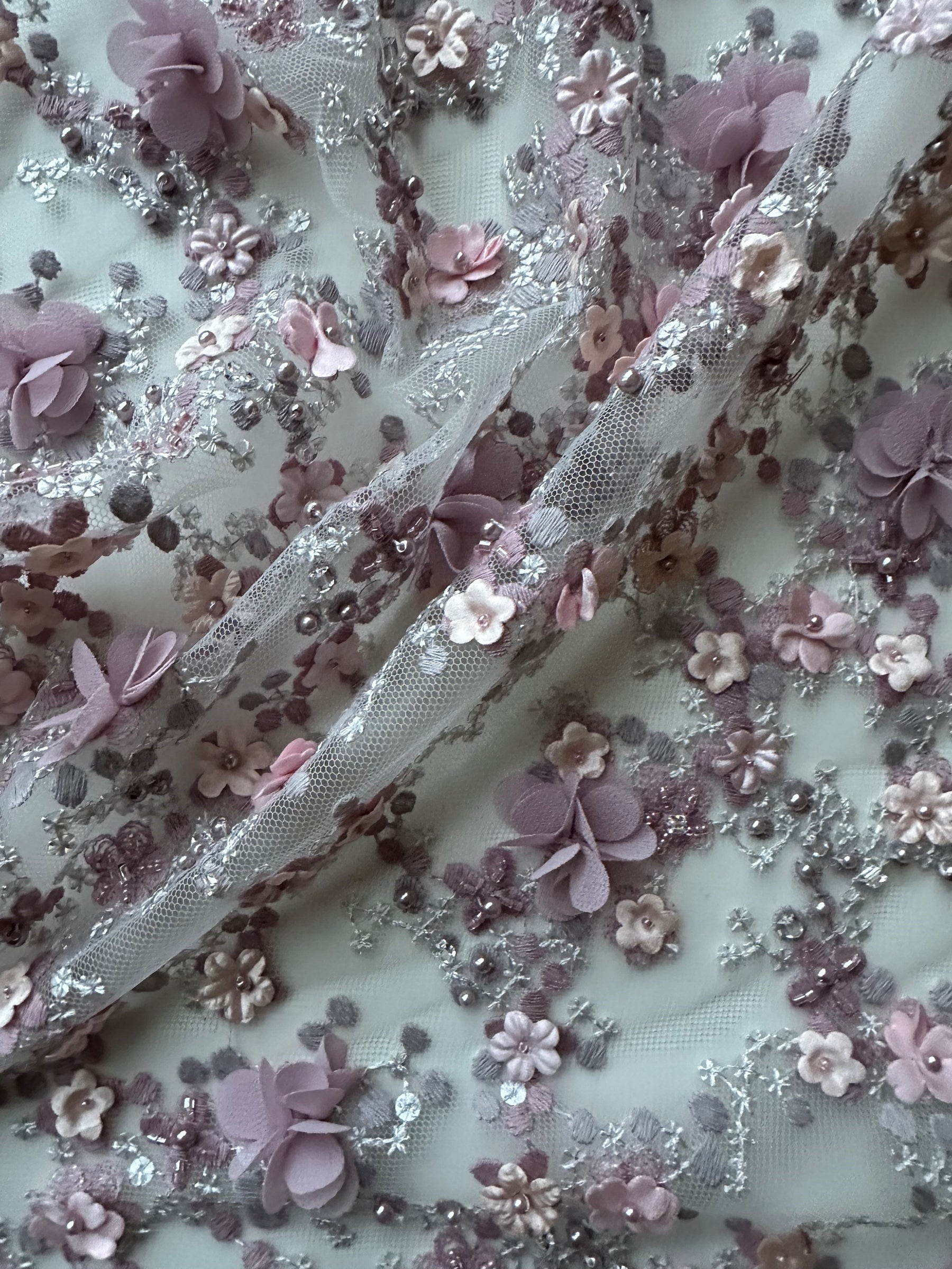 Dentelle rose brodée 3D - Savinder