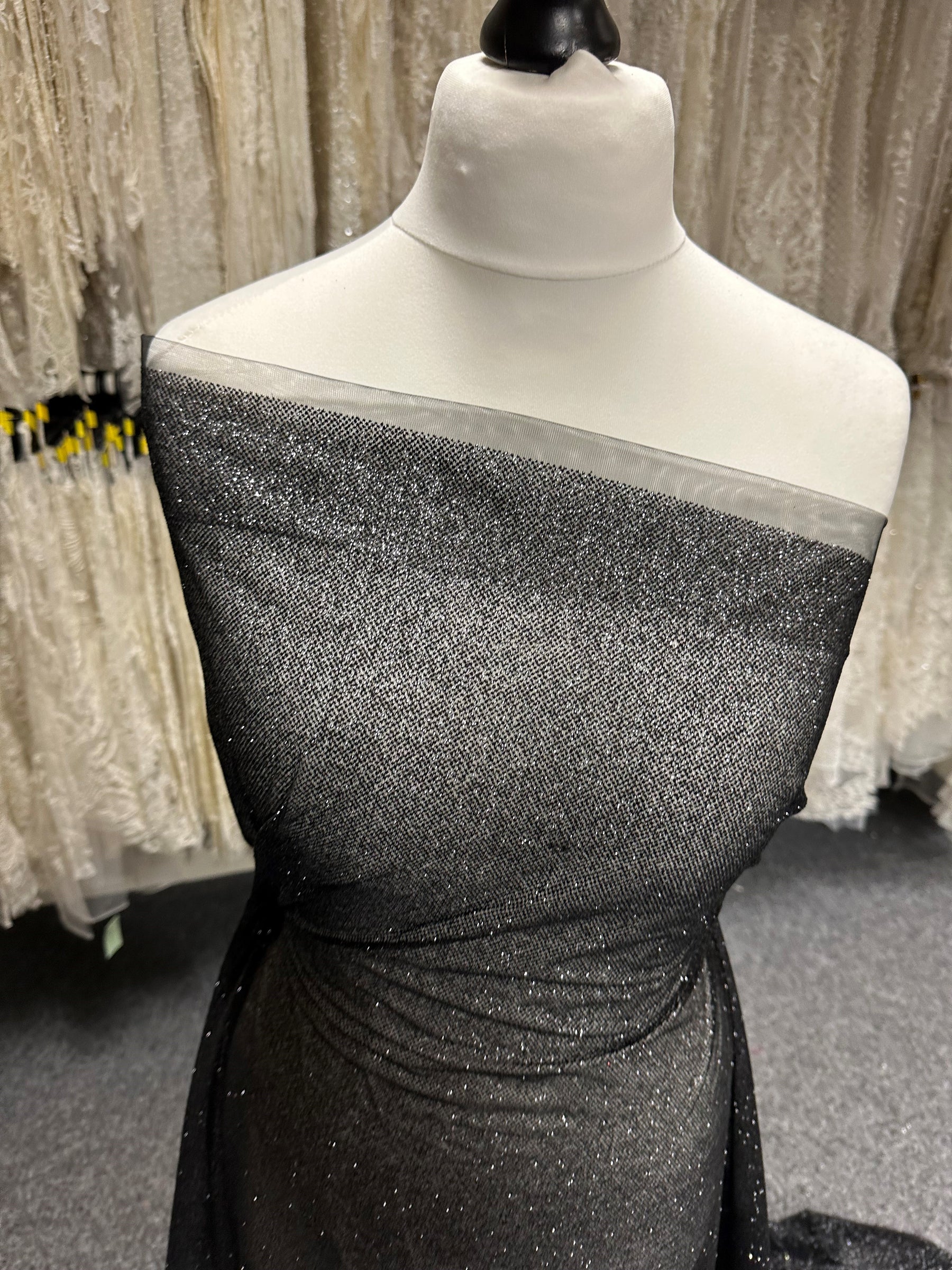 Tulle noir pailleté - Récupération