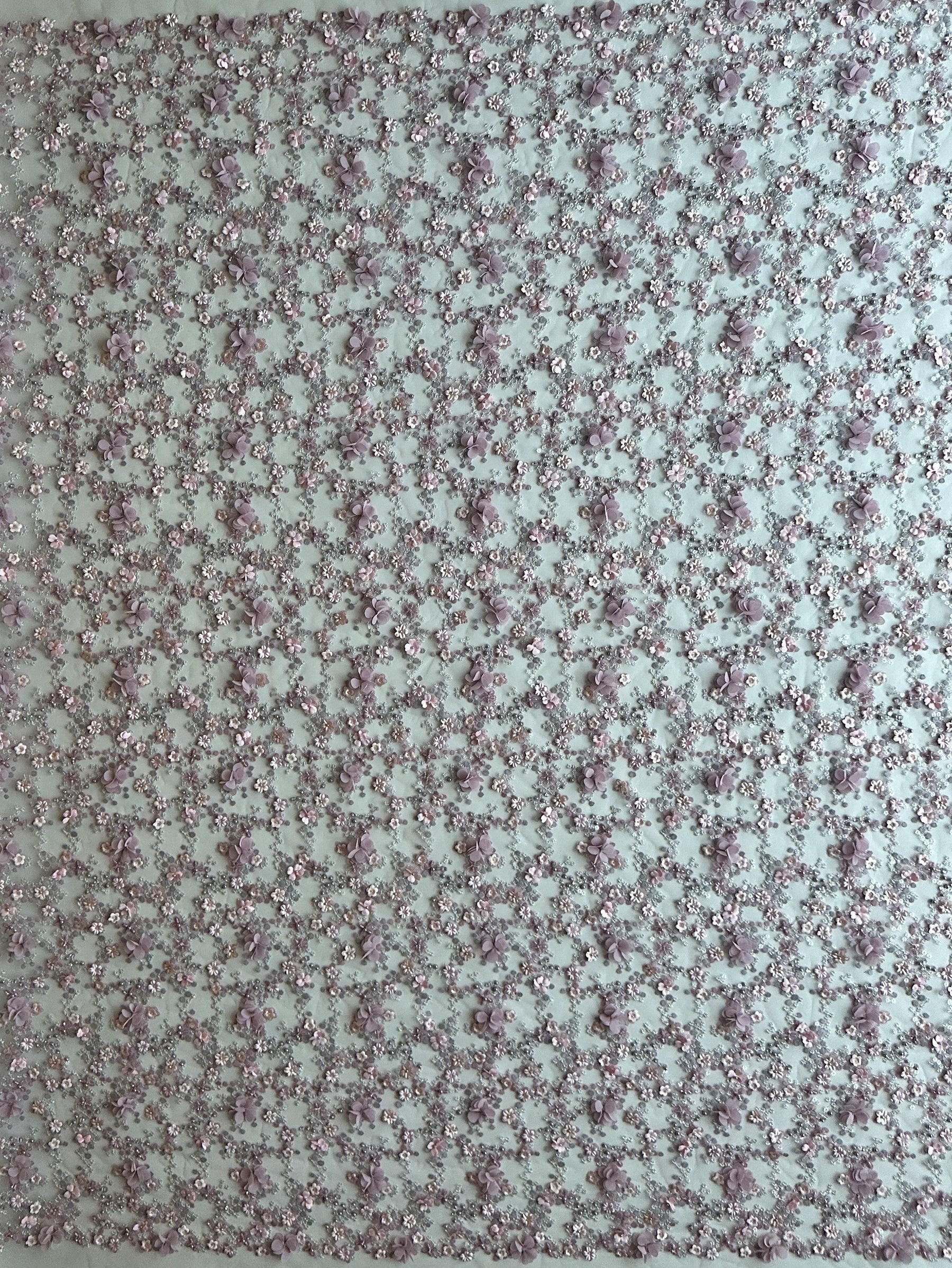 Dentelle rose brodée 3D - Savinder