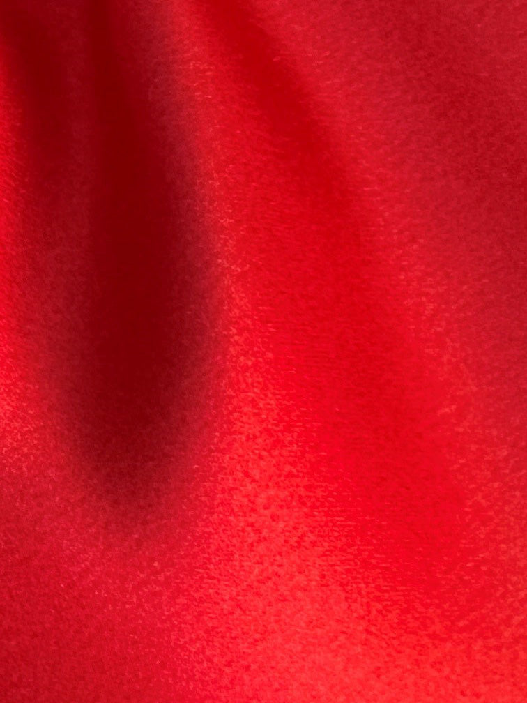 Satin de polyester écarlate - Moldavie