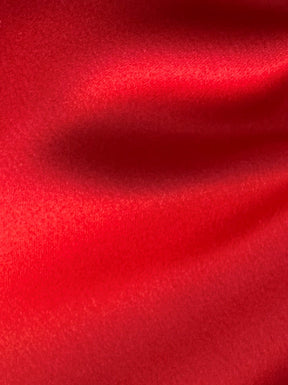 Satin de polyester écarlate - Moldavie