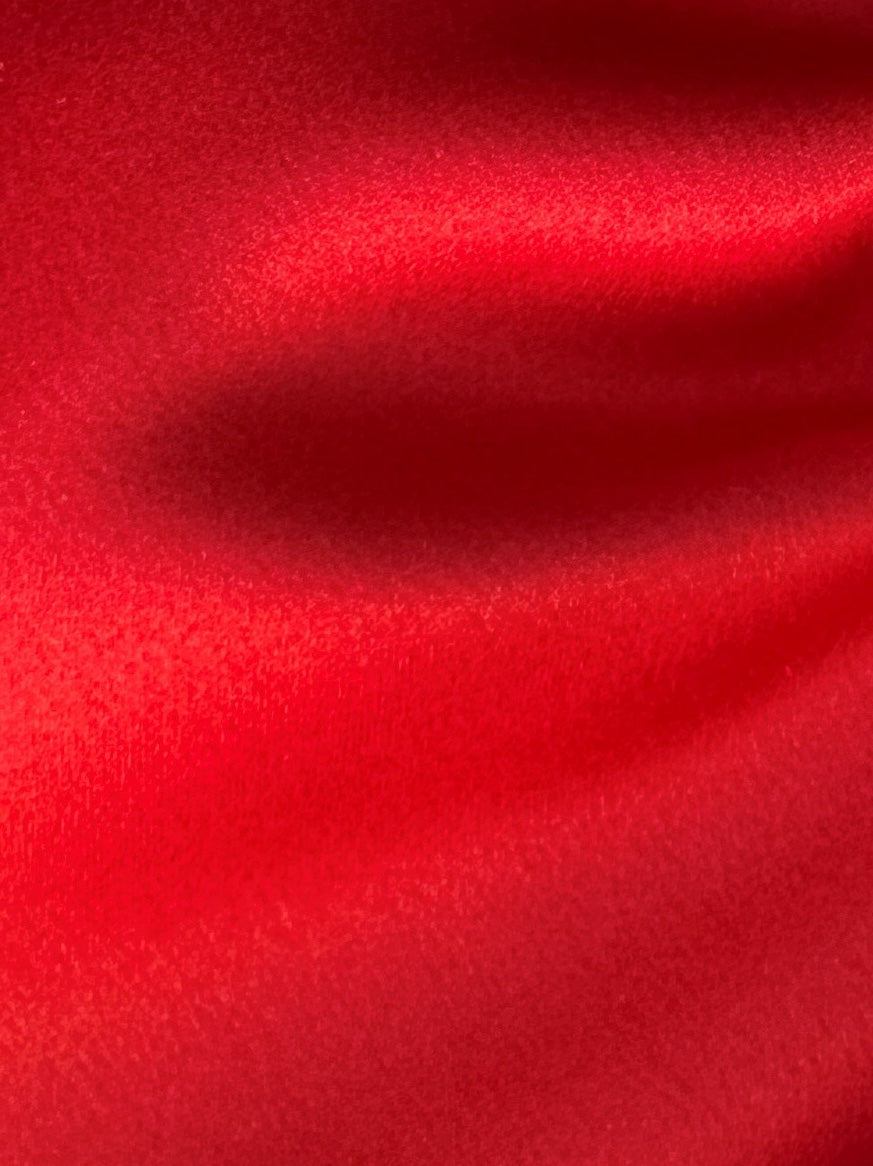 Satin de polyester écarlate - Moldavie
