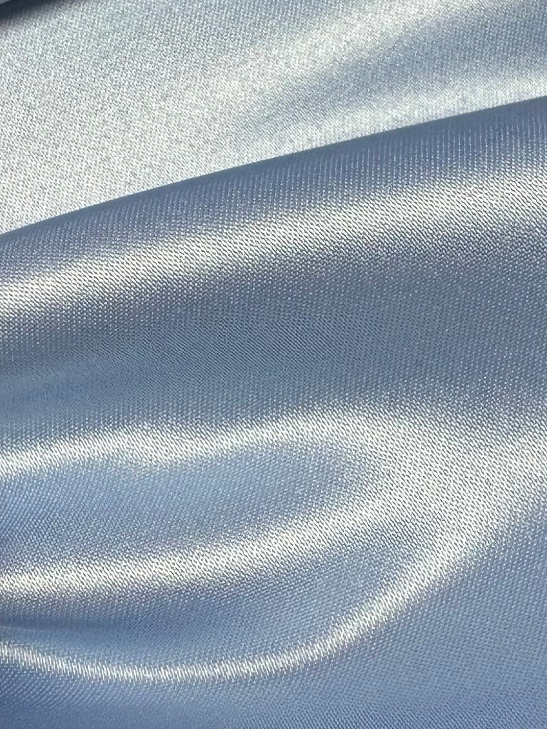 Satin de polyester bleu ciel - Canada