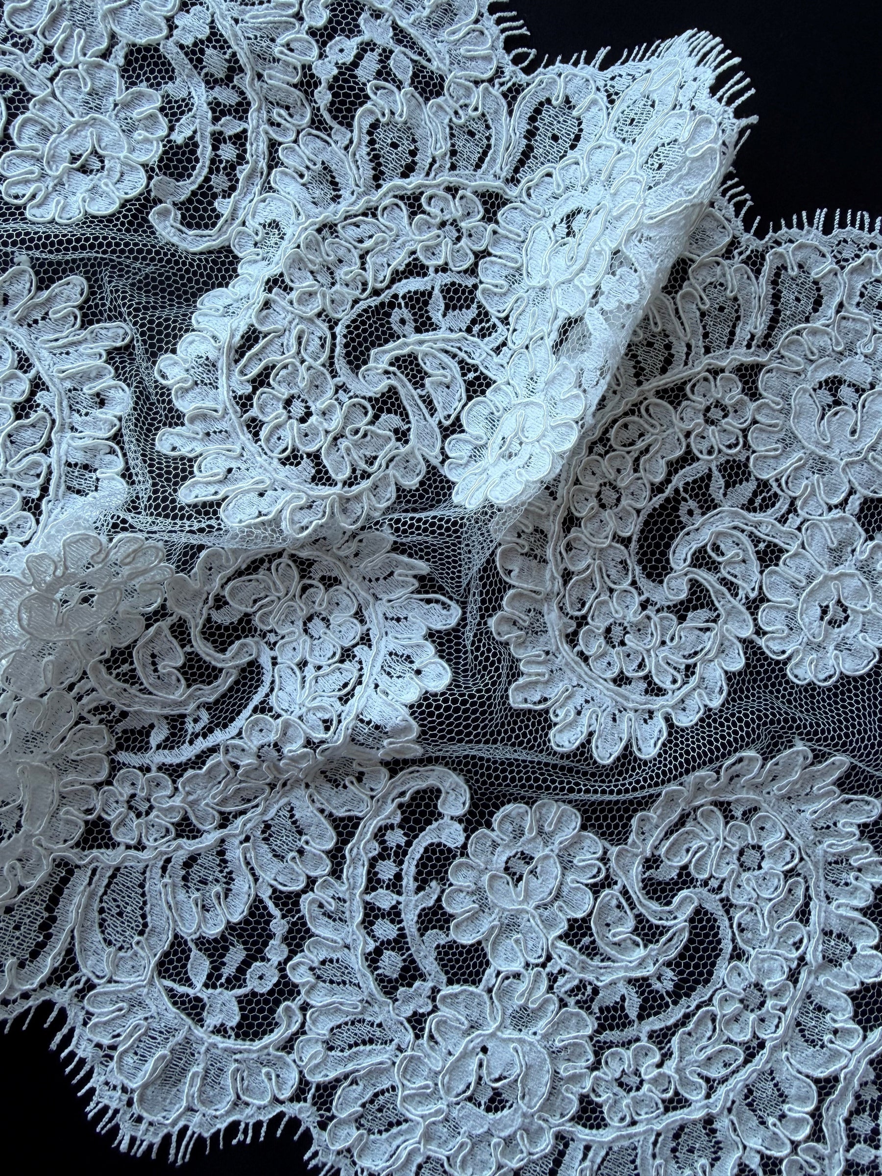 Ivory Corded Chantilly Lace Trim – Sudaba