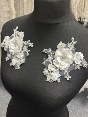 Appliques en dentelle 3D perlée ivoire - T286