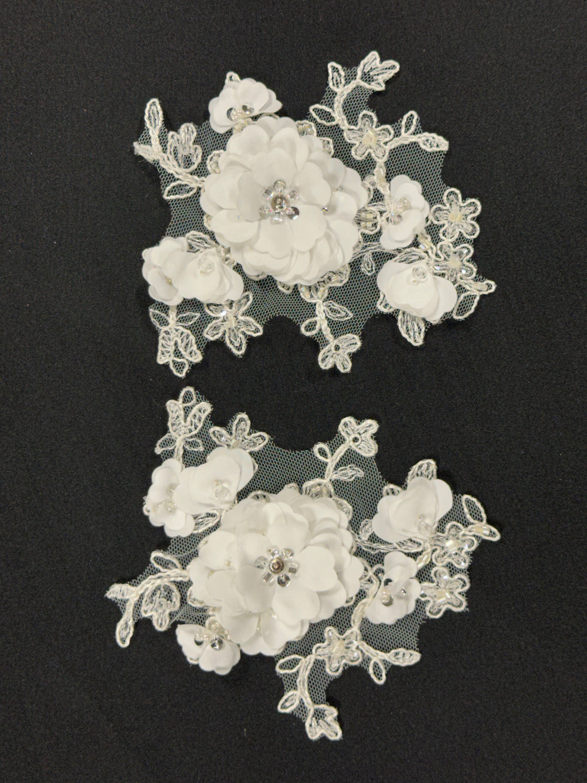 Appliques en dentelle 3D perlée ivoire - T286