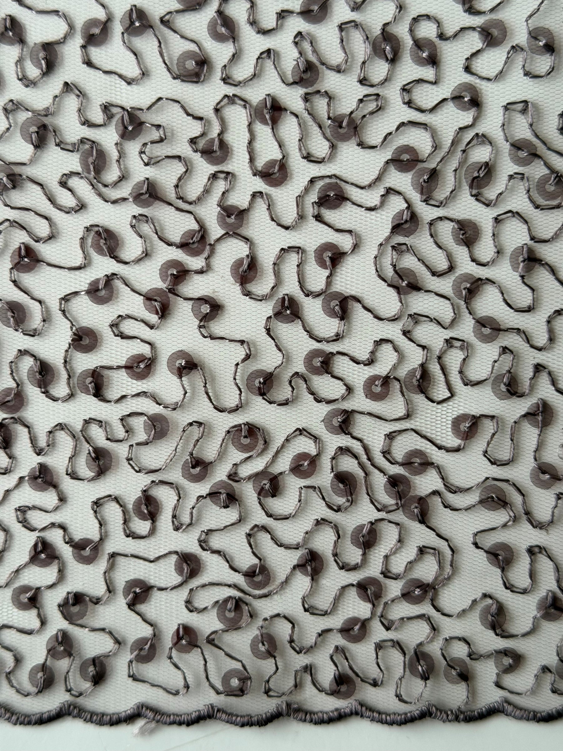 Tulle à sequins brodé taupe – EB3001