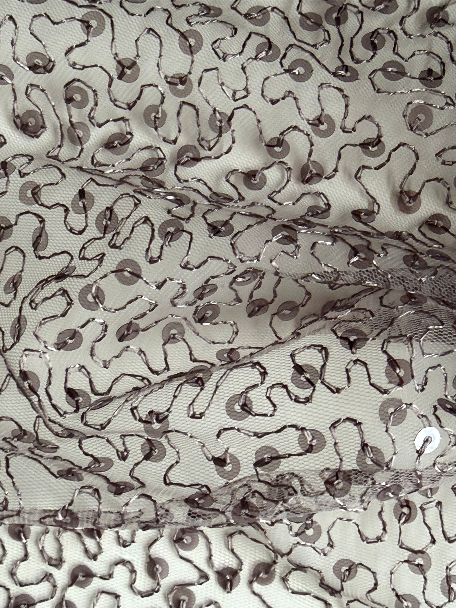 Tulle à sequins brodé taupe – EB3001