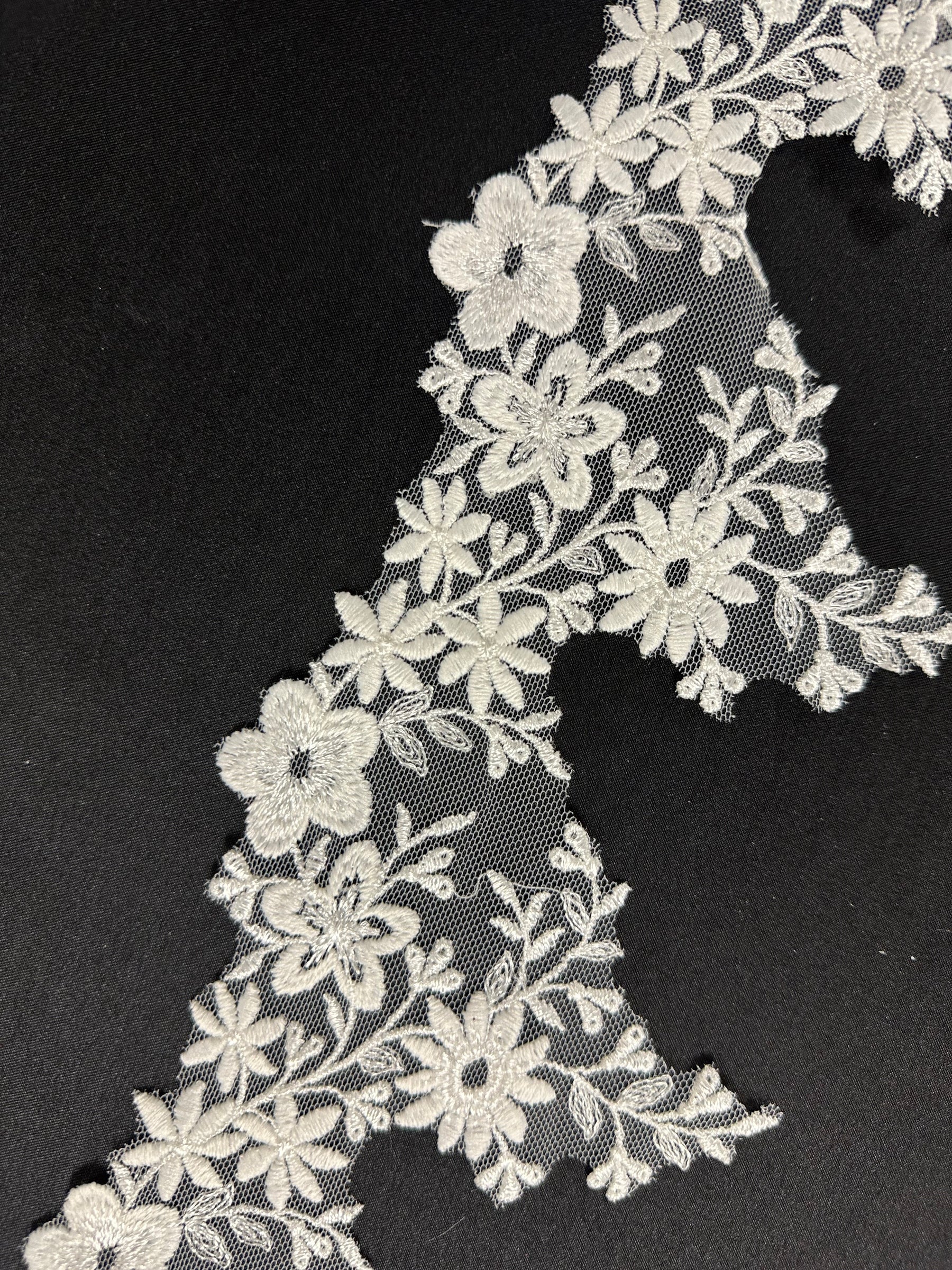 Garniture florale ivoire - TR 145 (CF)
