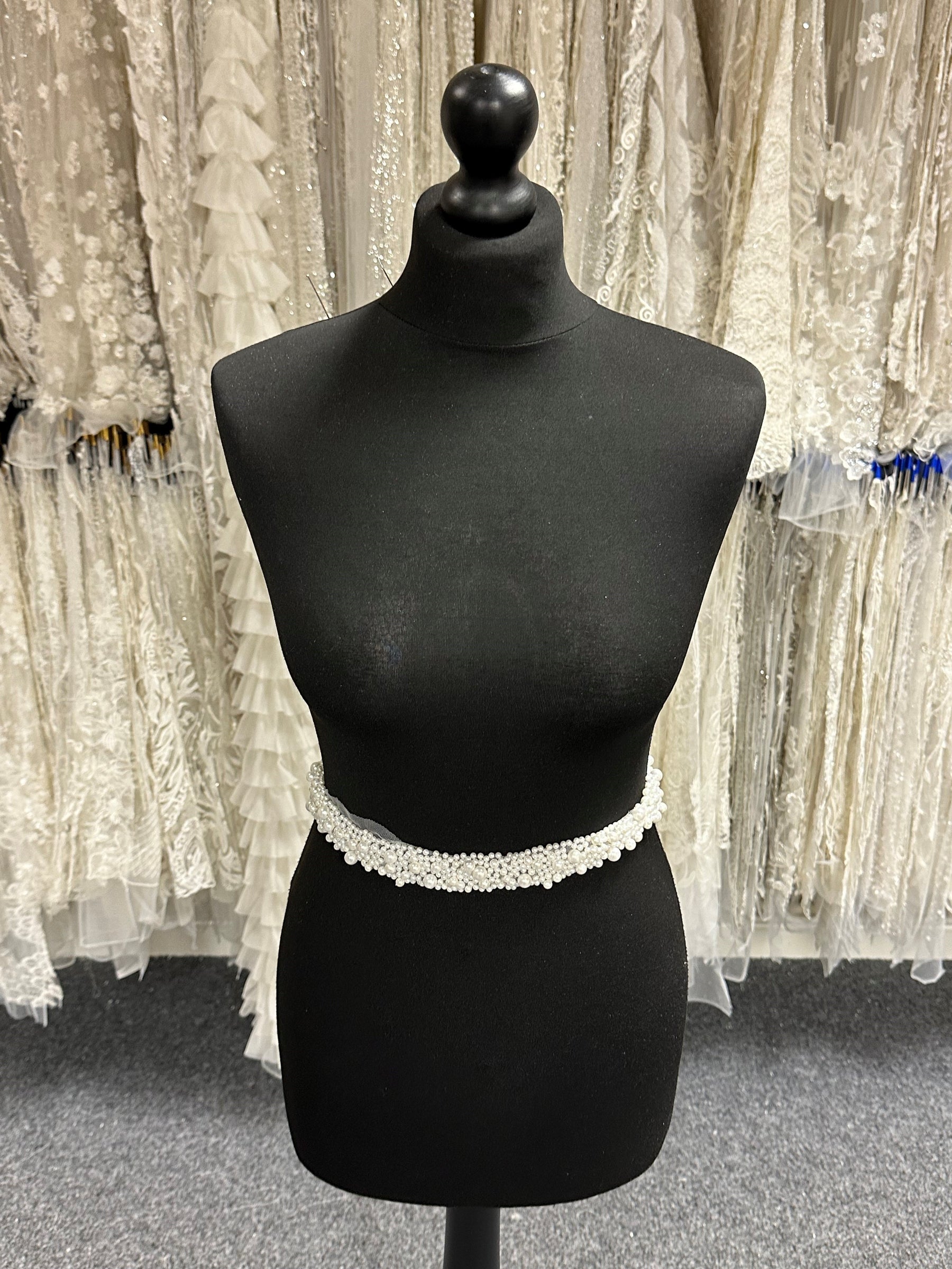 Garniture de robe en perles - Languette
