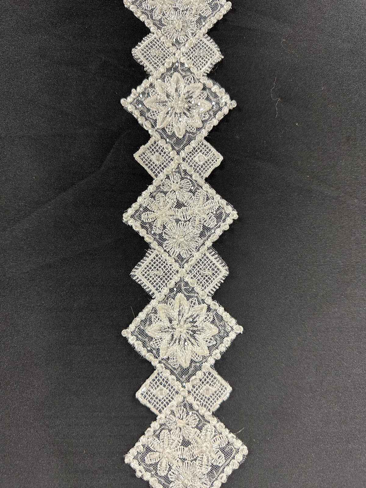 Bordure en dentelle perlée ivoire - Bumbershoot