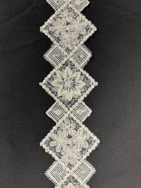 Bordure en dentelle perlée ivoire - Traction