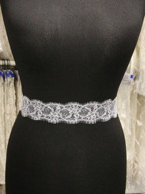 Bordure en dentelle blanche chantilly - Yvette