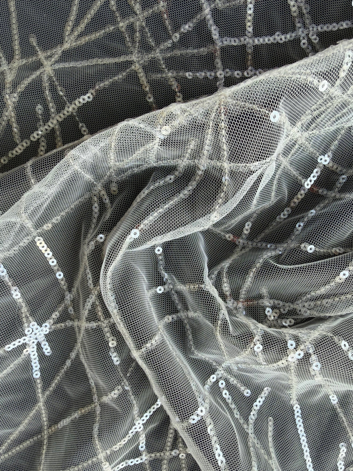 Tulle brodé de sequins ivoire - EB3022