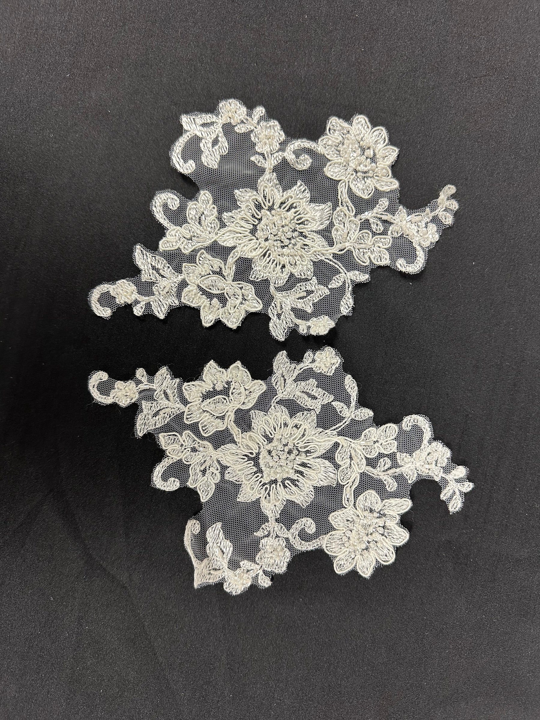 Appliques en dentelle ivoire perlée et cordée - Ziggourat