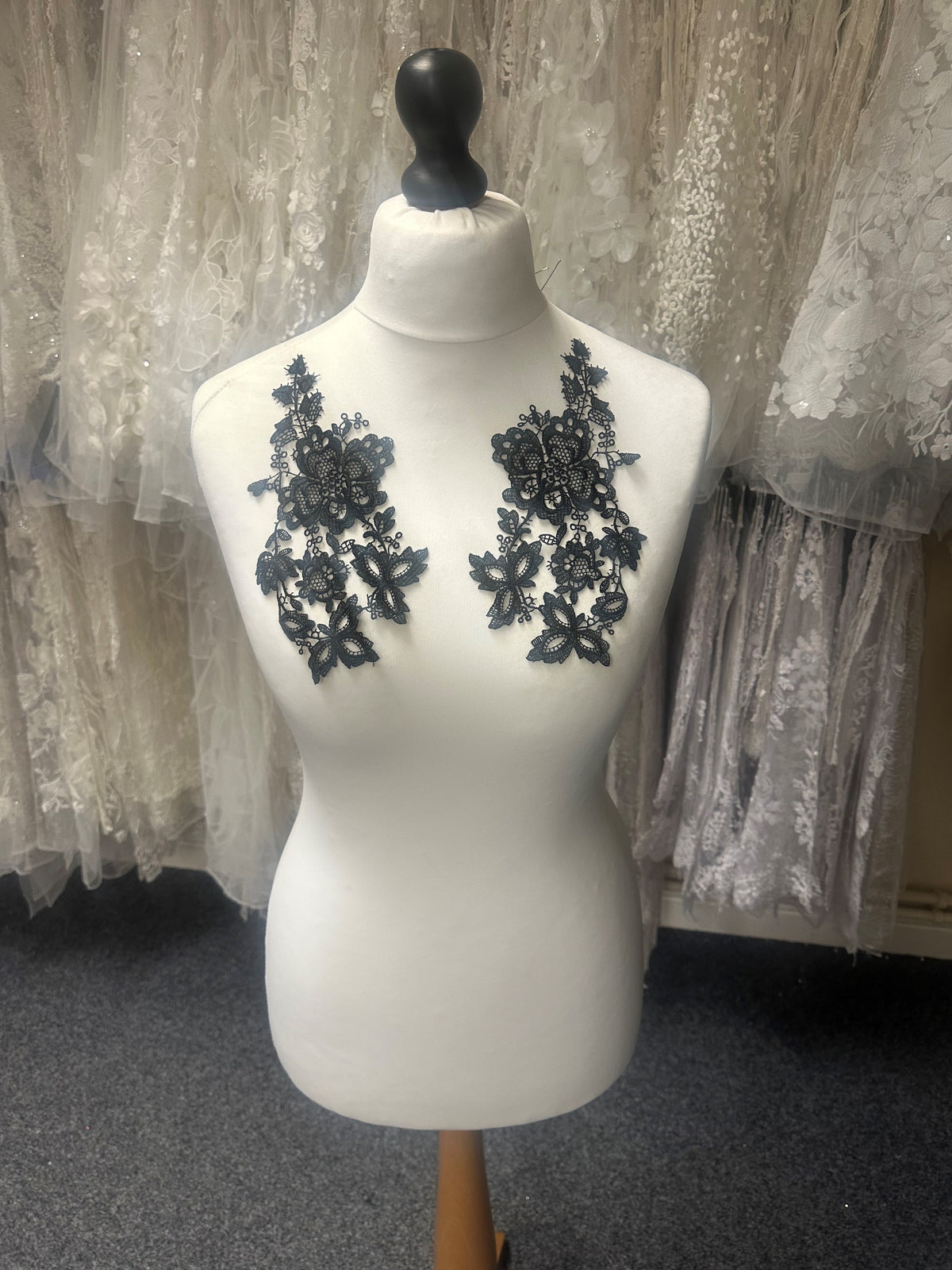 Appliques en Dentelle Guipure Noires - Courtney