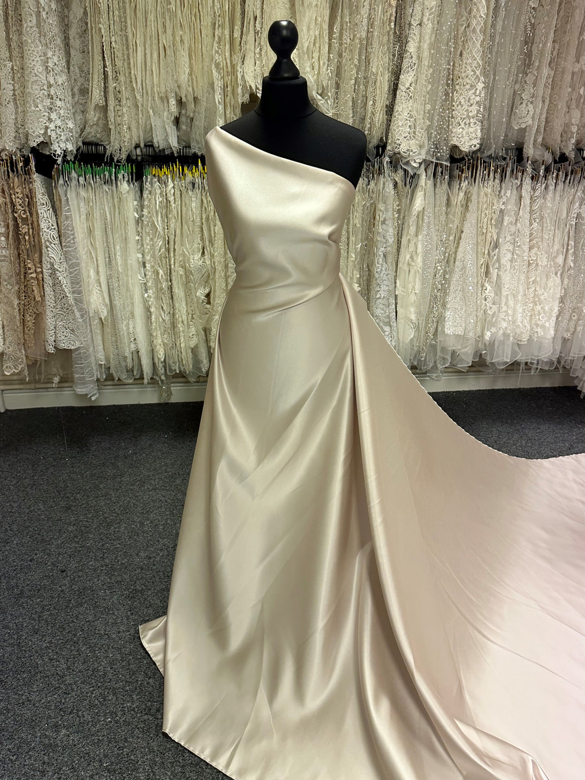 Satin Duchesse Polyester Cappuccino - Contessa
