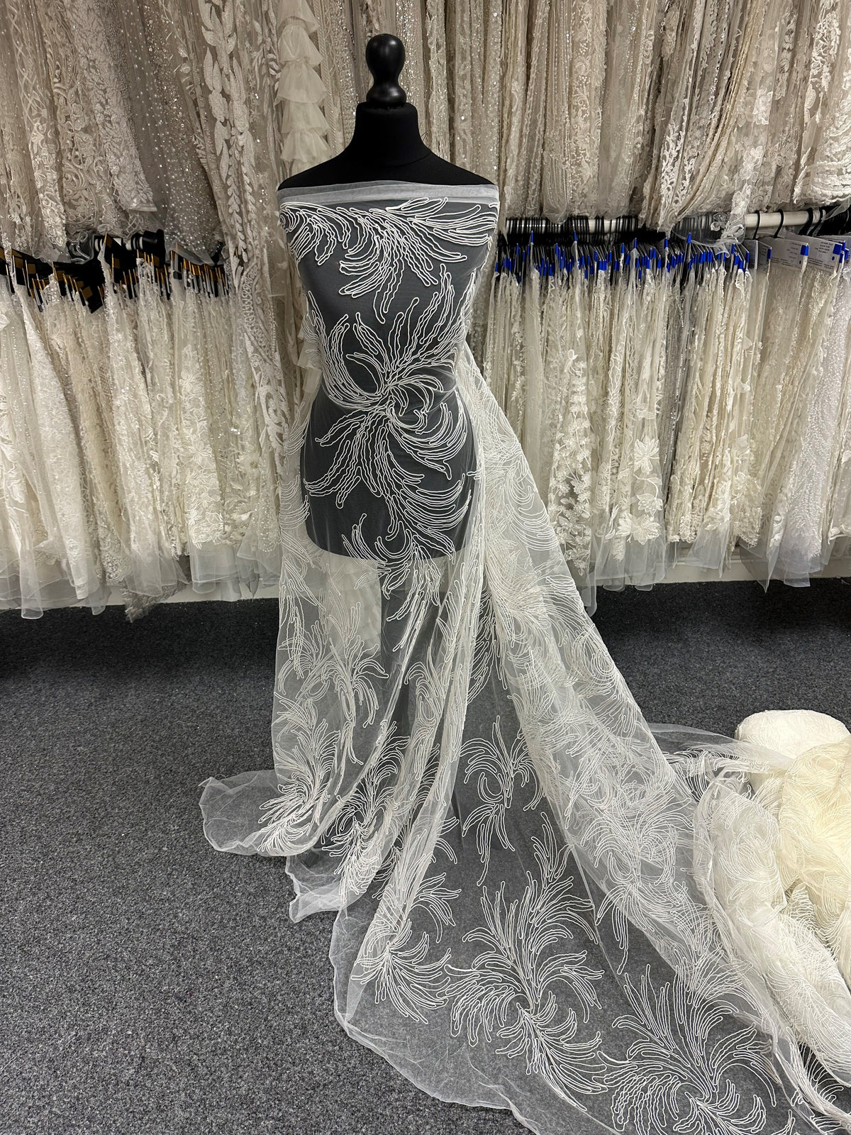 Dentelle cordée ivoire - Milani