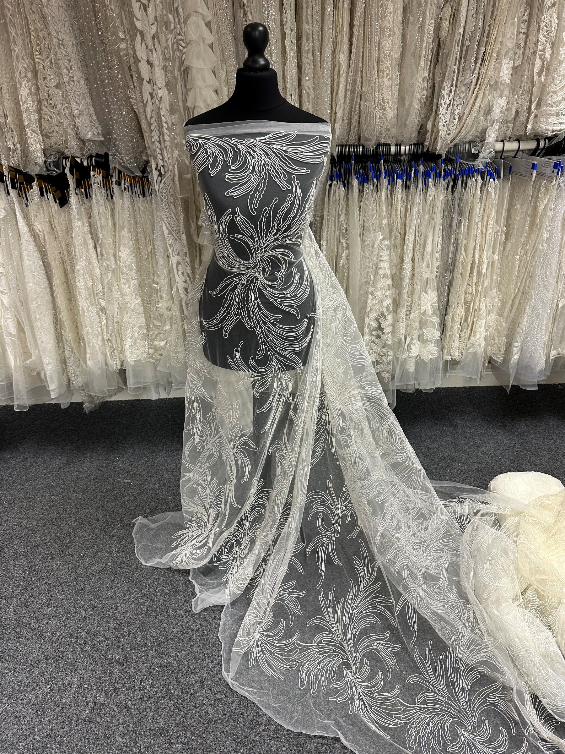 Dentelle cordée ivoire - Milani