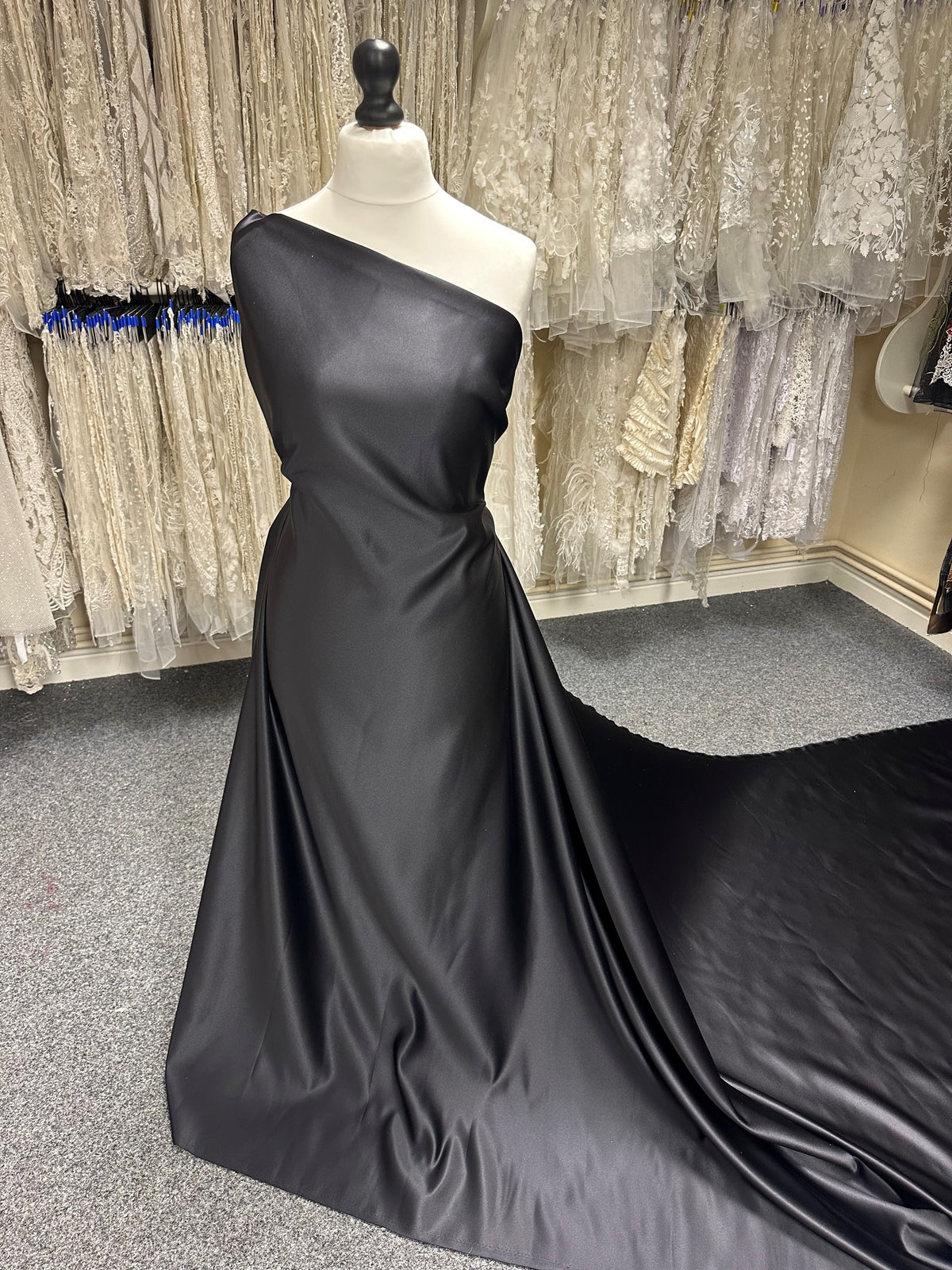 Satin Duchesse Polyester Noir - Contessa