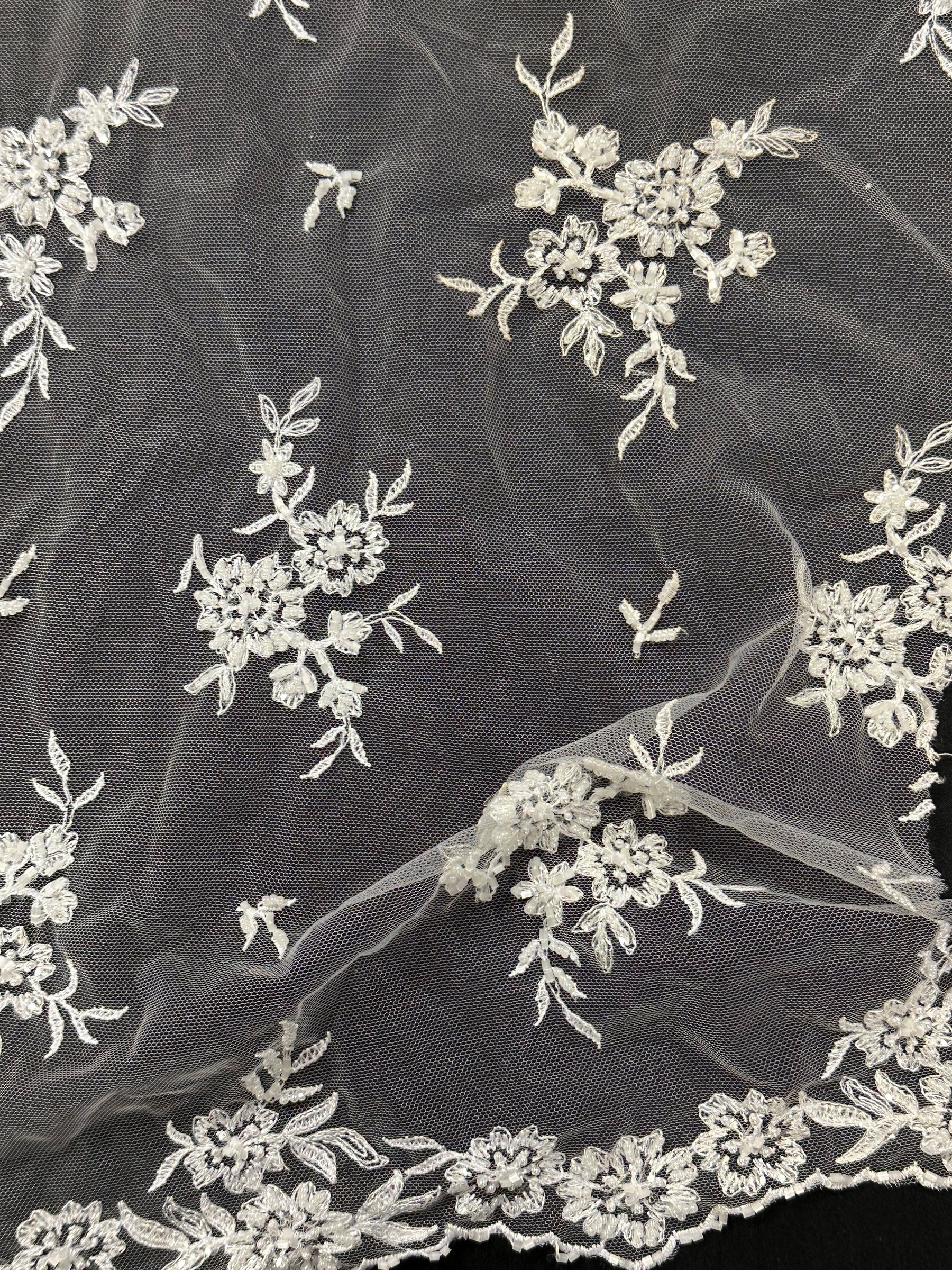 Dentelle blanche à paillettes - Roxanne (CF)
