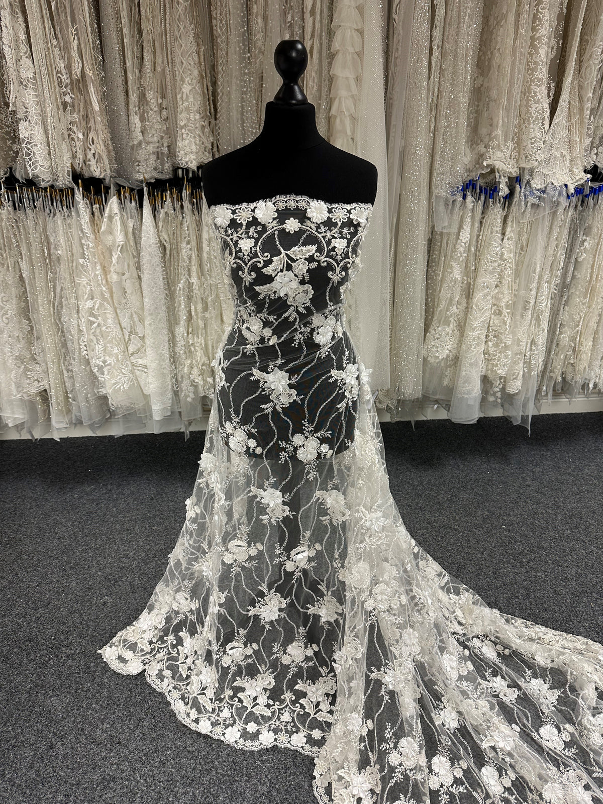 Dentelle florale ivoire – Galliard