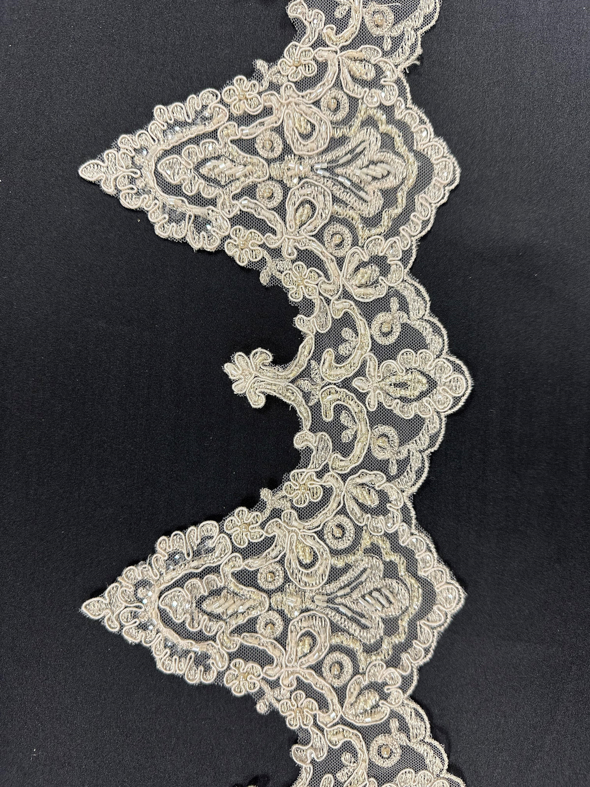 Bordure en dentelle perlée Cappuccino - Zara T 902 (CF)