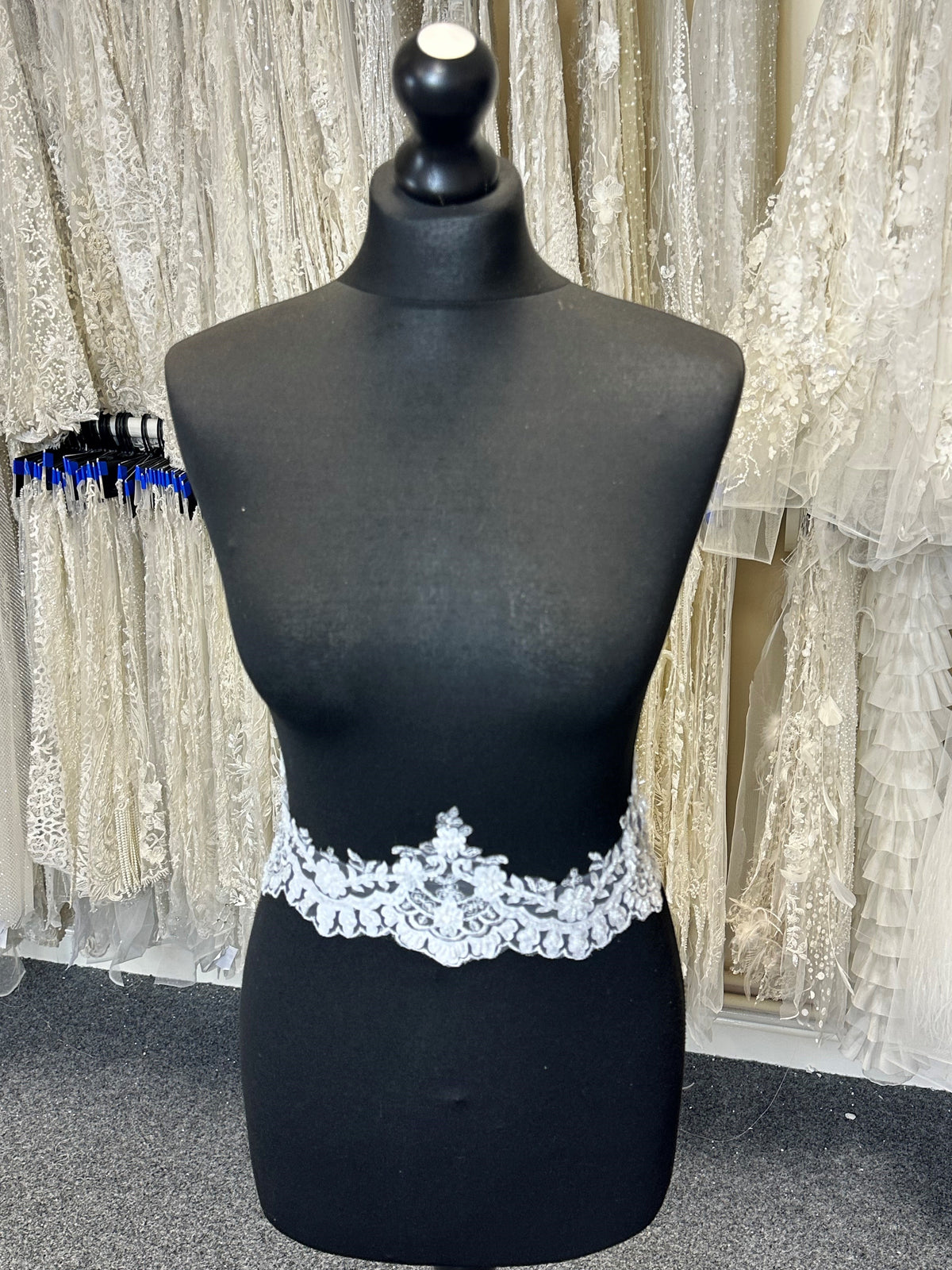 Bordure en dentelle blanche cordée - Olivia