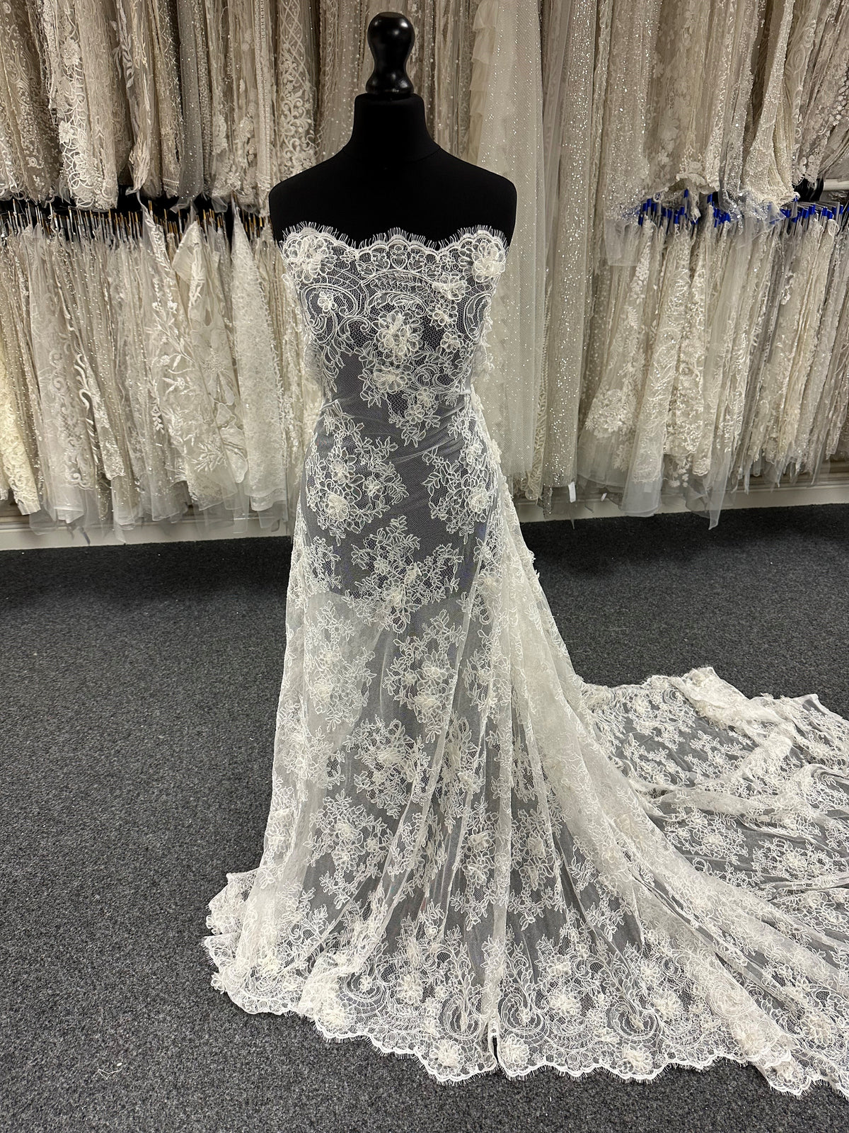 Ivory 3D Corded Raschel Lace - Clarke