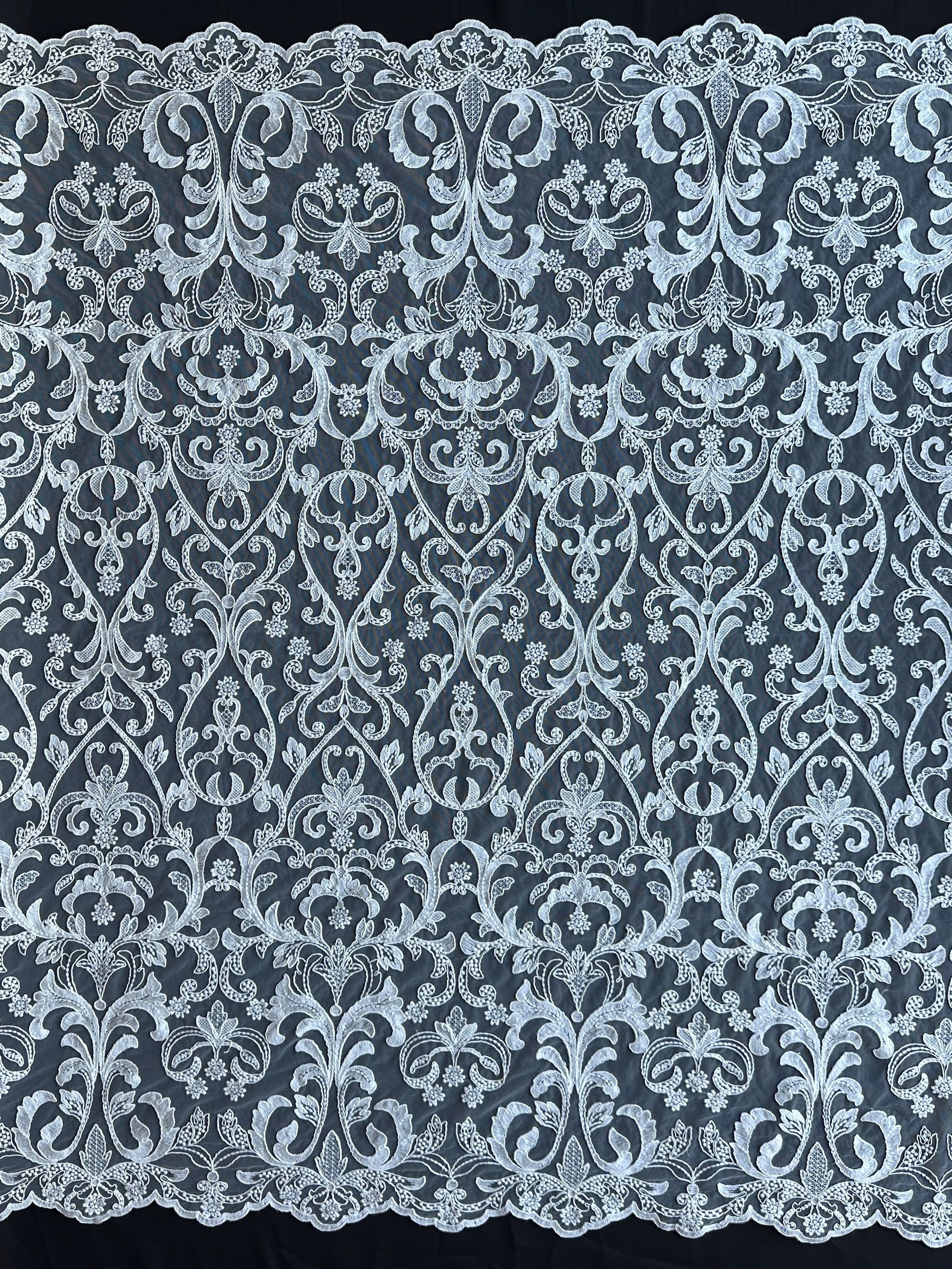 Dentelle cordée ivoire – Marika