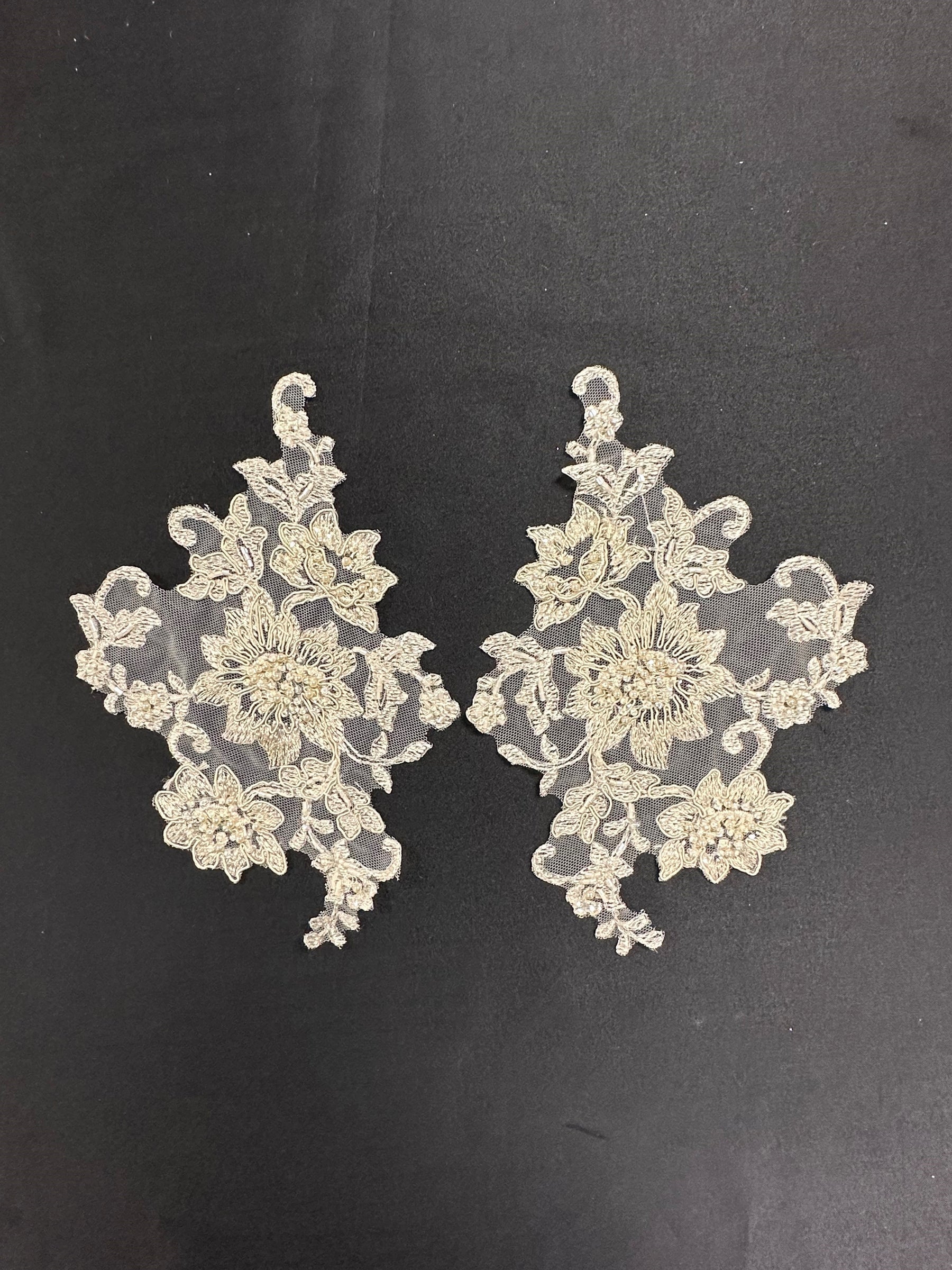 Appliques en dentelle perlée et cordée cappuccino - Ziggurat (appliques CF Zara)