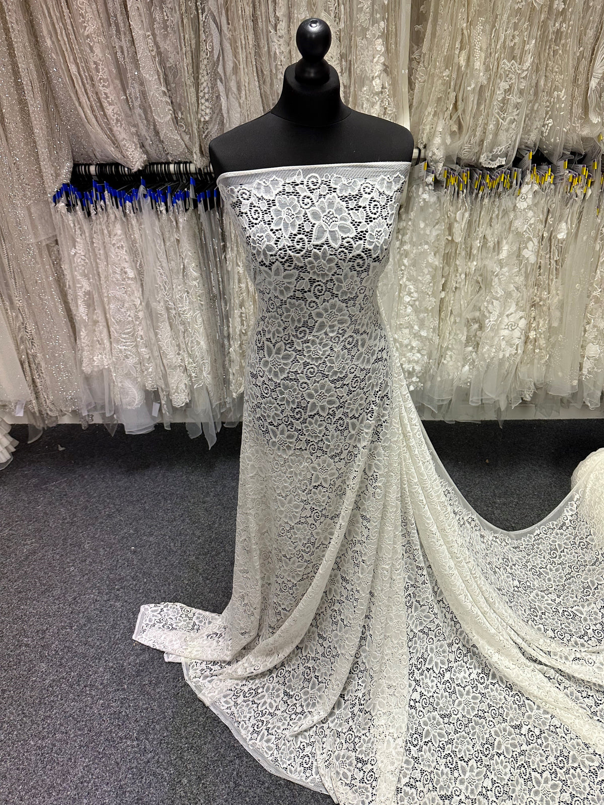 Dentelle extensible ivoire - Lucy (CF)