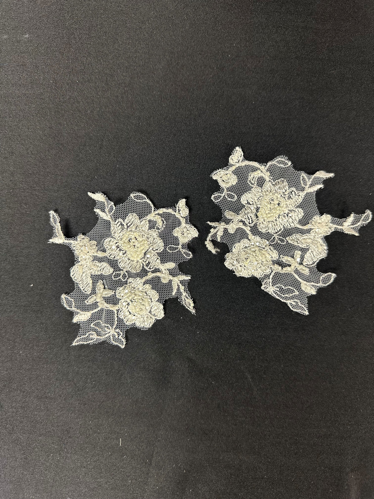 Appliques en dentelle ornées de perles ivoire - Sappy