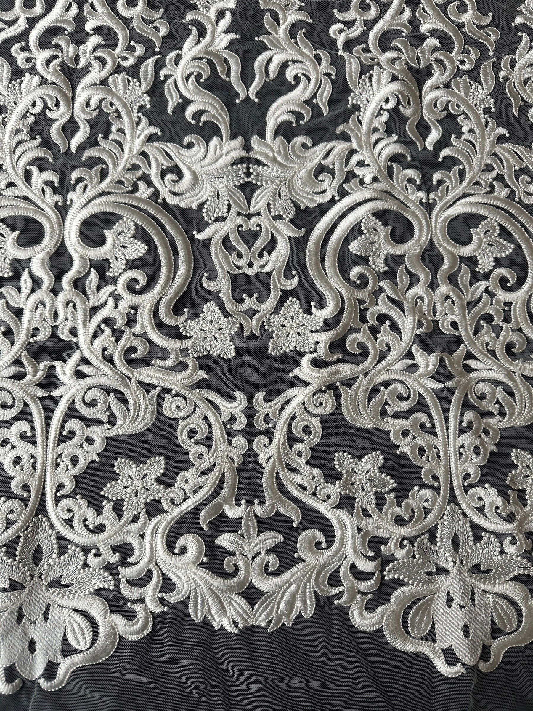 Dentelle brodée ivoire - Forno