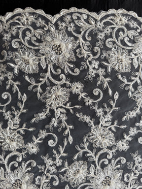 Dentelle perlée ivoire - P992