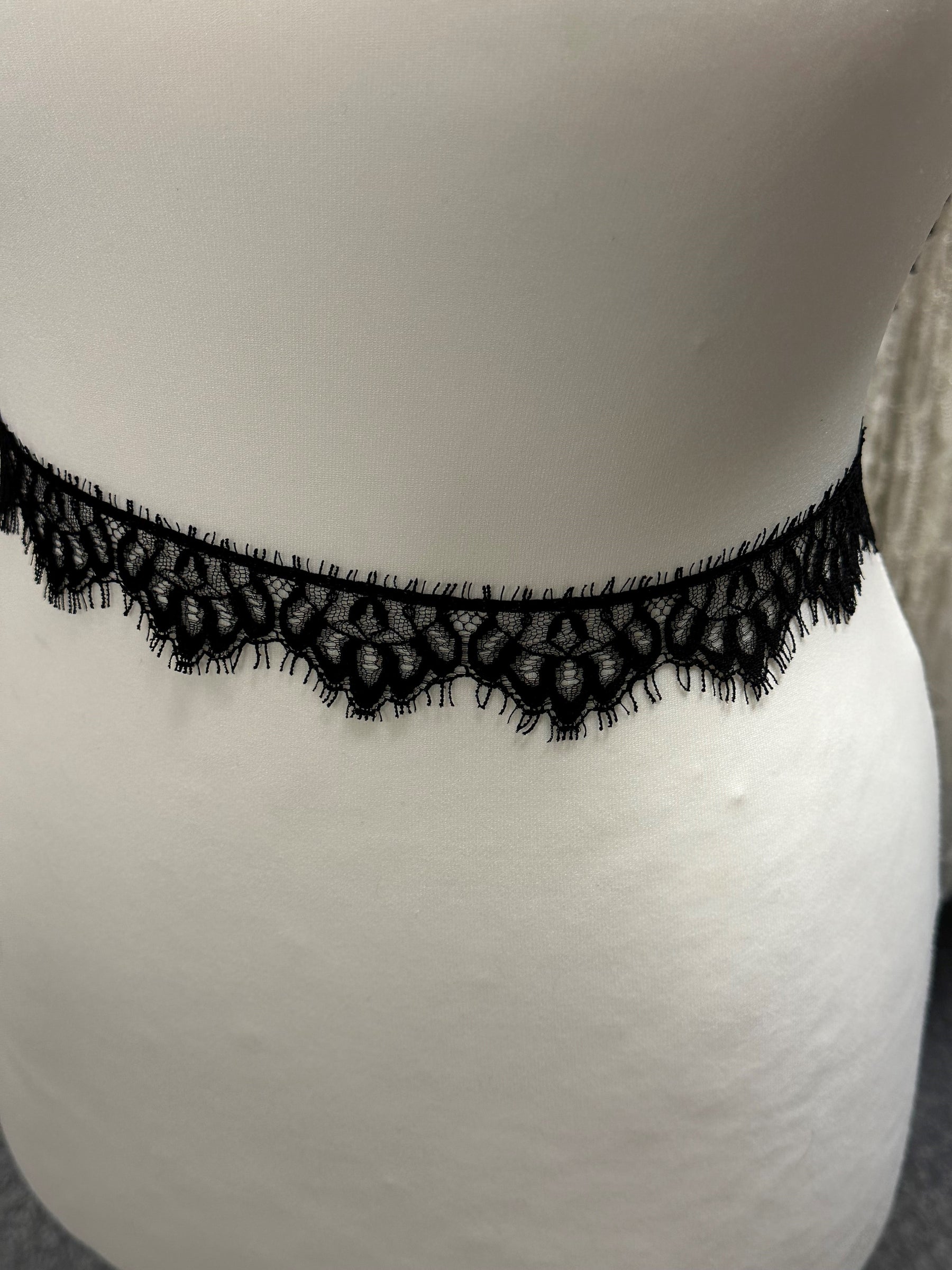 Bordure en dentelle noire - Valentina
