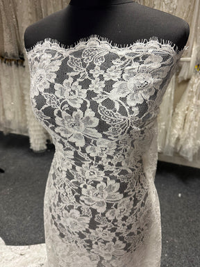 Bordure en dentelle Chantilly ivoire à cordon - Grusso