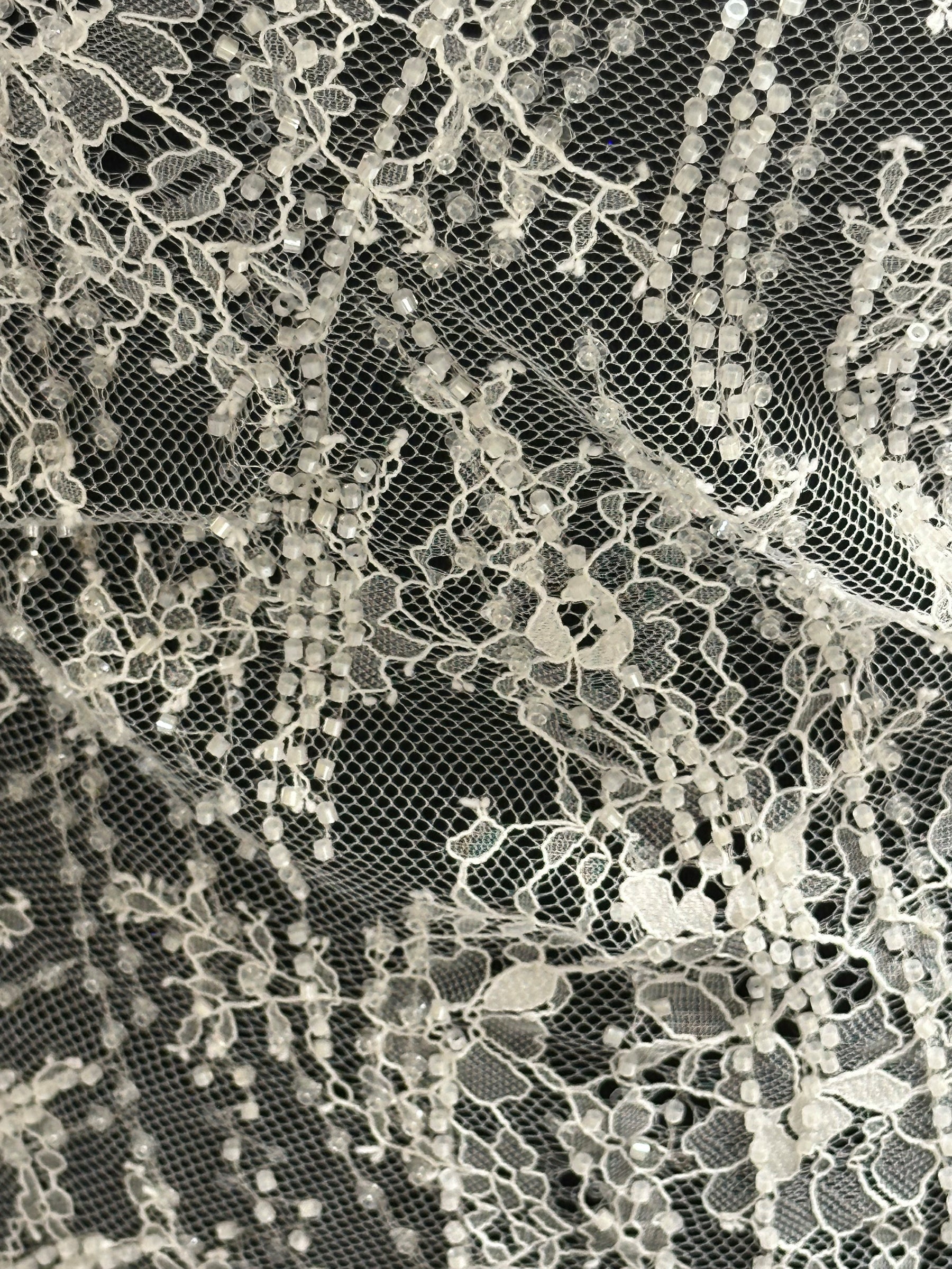 Dentelle ivoire à cordons et sequins - Cappie