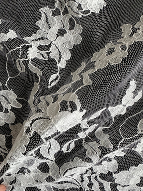 Dentelle Chantilly ivoire - Col rond
