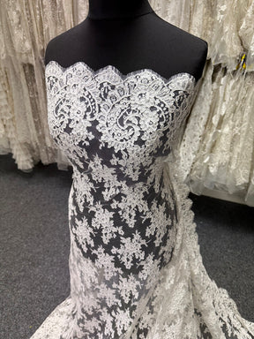 Dentelle Chantilly ivoire à cordon – Sudaba
