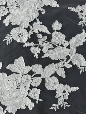 Dentelle cordée ivoire - Potins