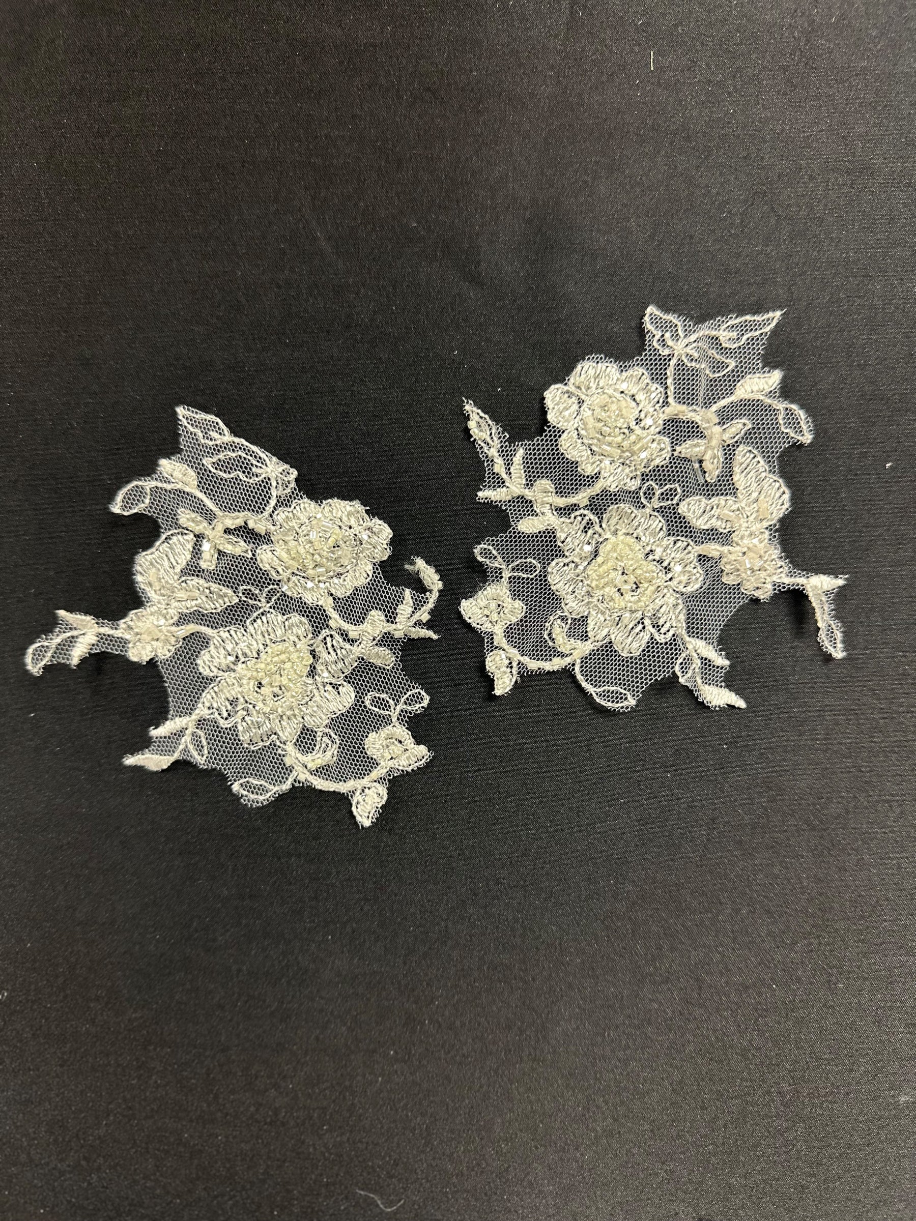 Appliques en dentelle ornées de perles ivoire - Sappy