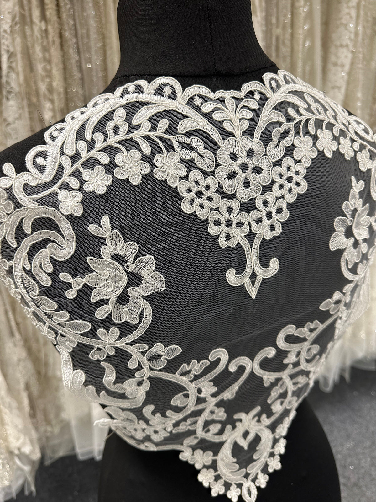 Applique en dentelle ivoire cordée - Snowdrop