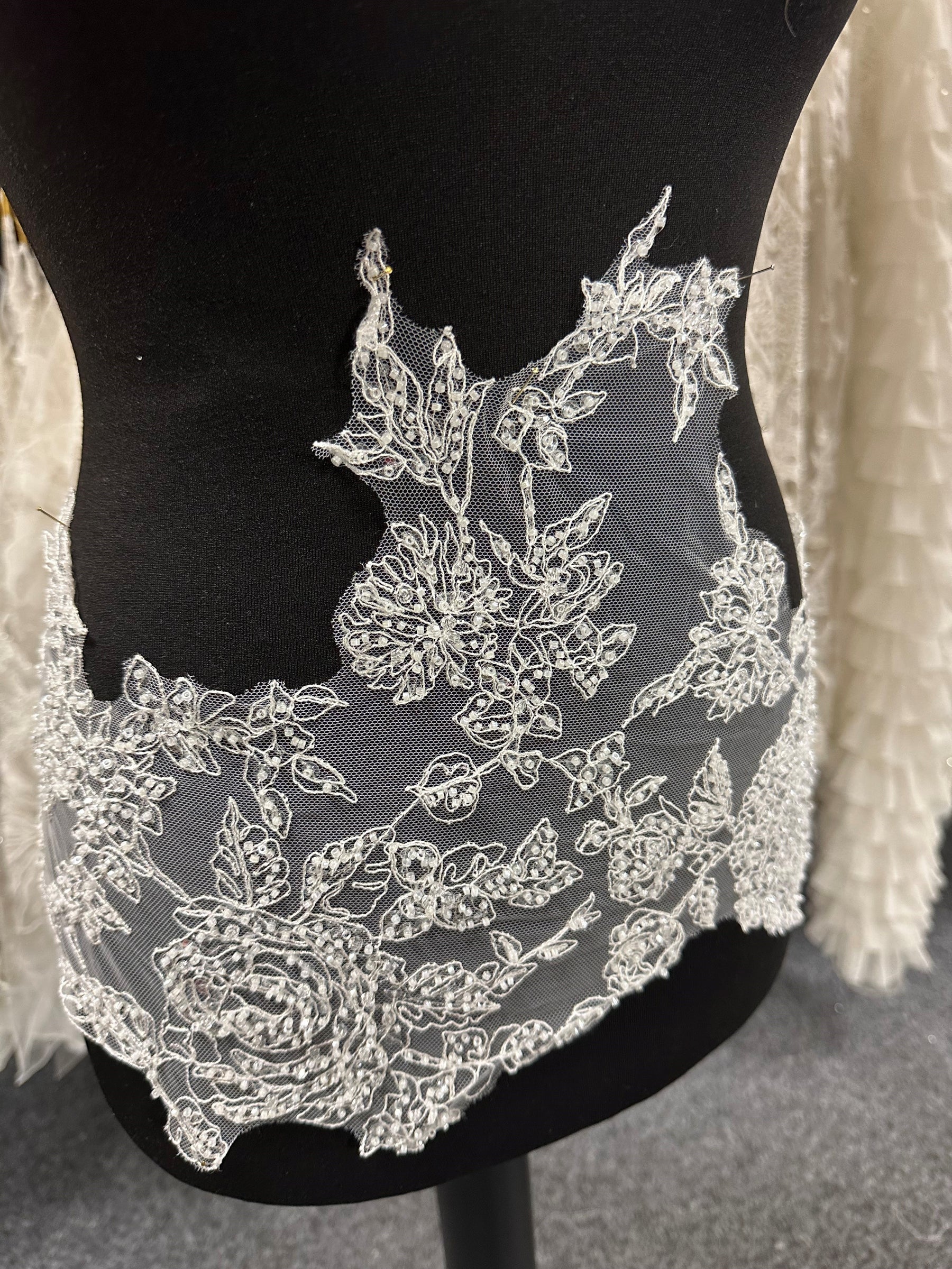 Bordure en dentelle perlée ivoire - Rikke