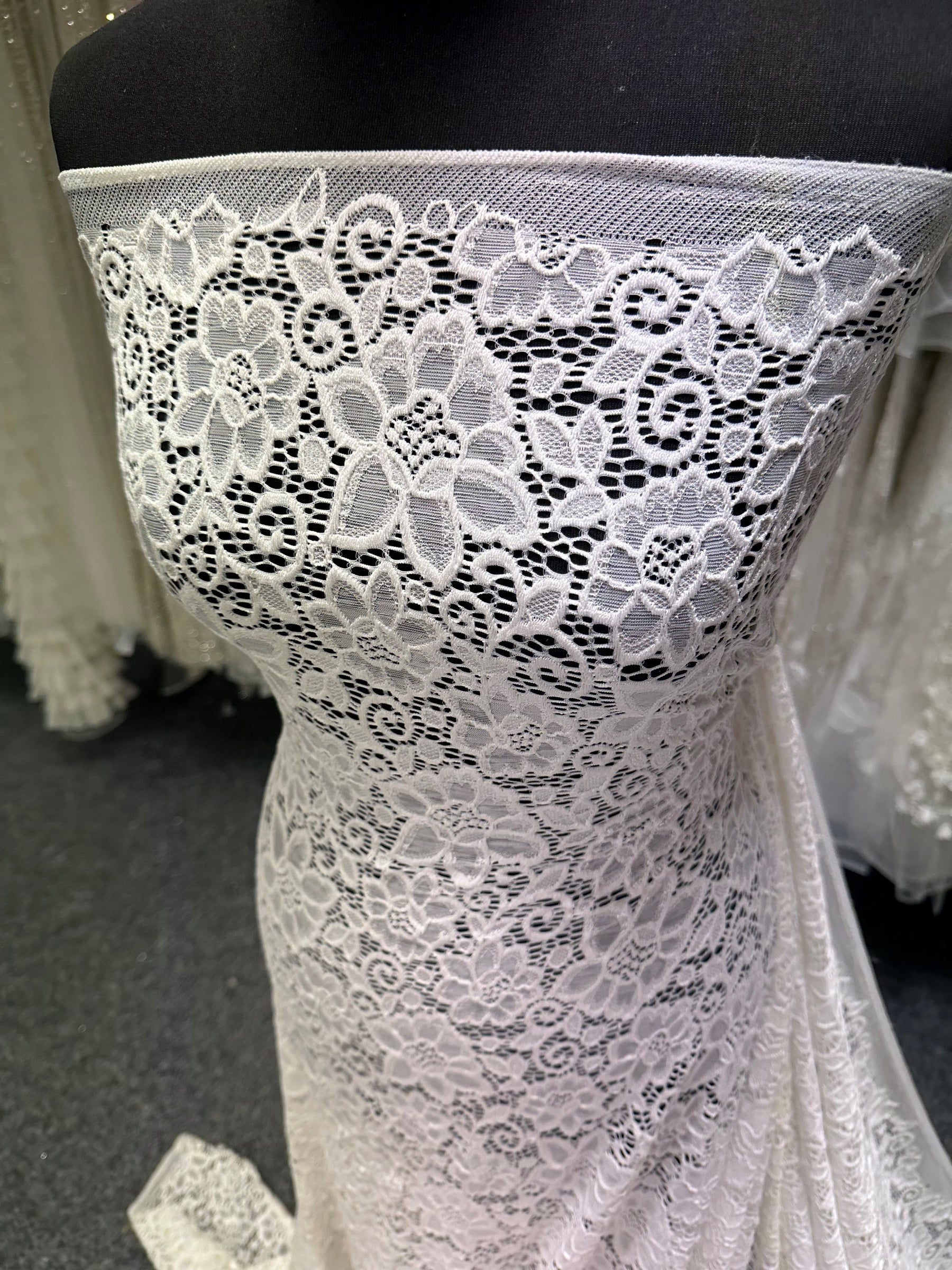 Dentelle extensible ivoire - Lucy (CF)