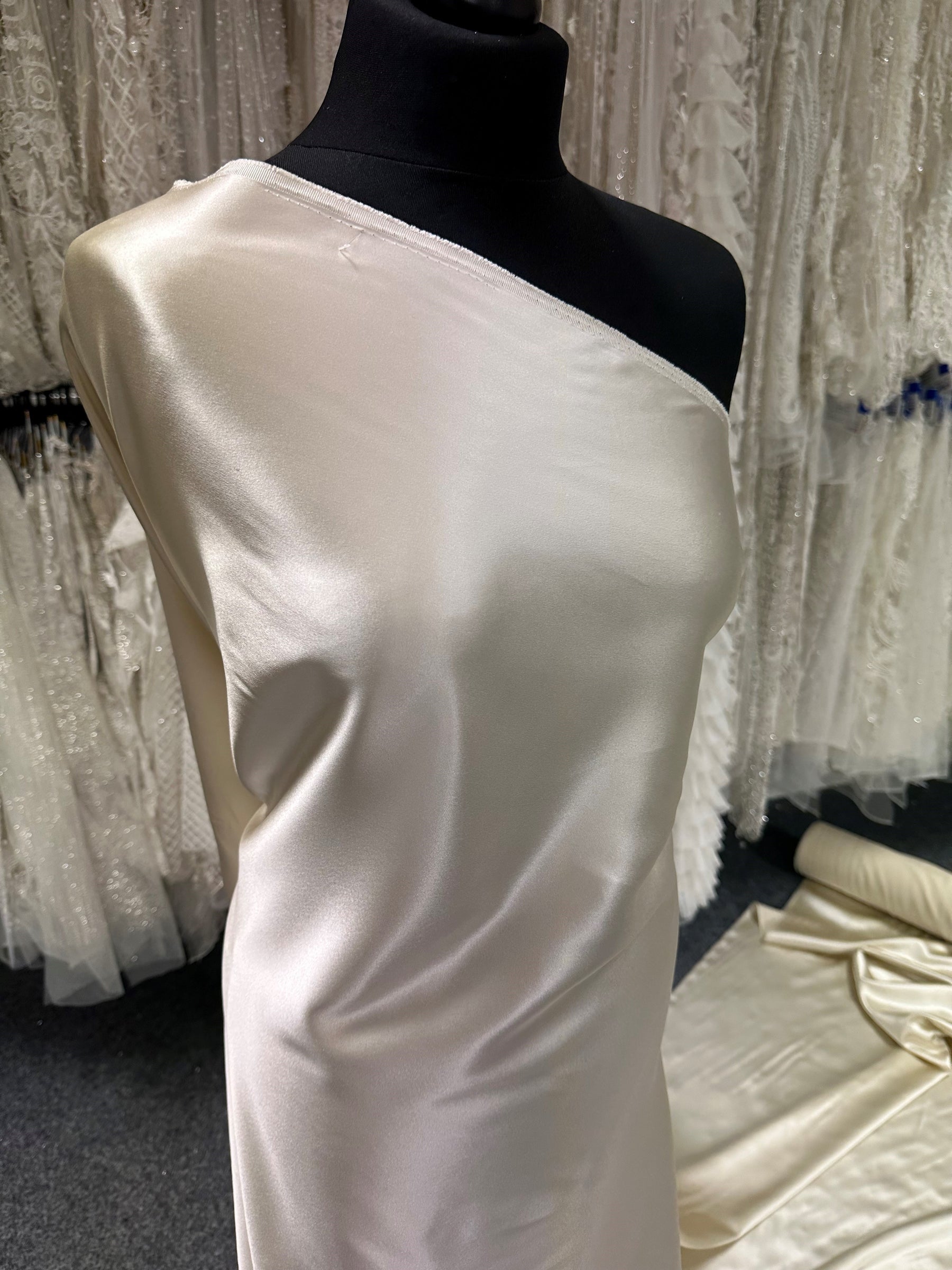 Crêpe de soie satin épais crème - Sublime