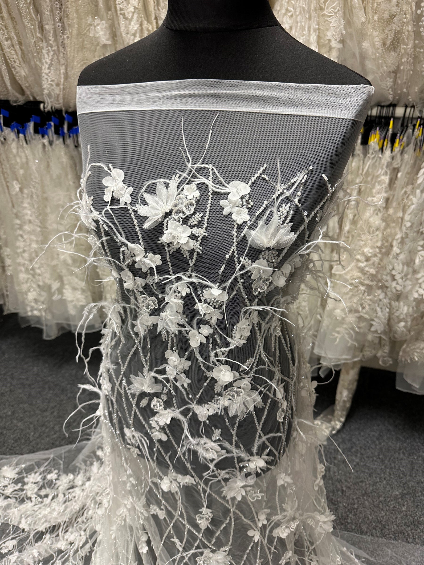 Dentelle de plumes ivoire - Zuly