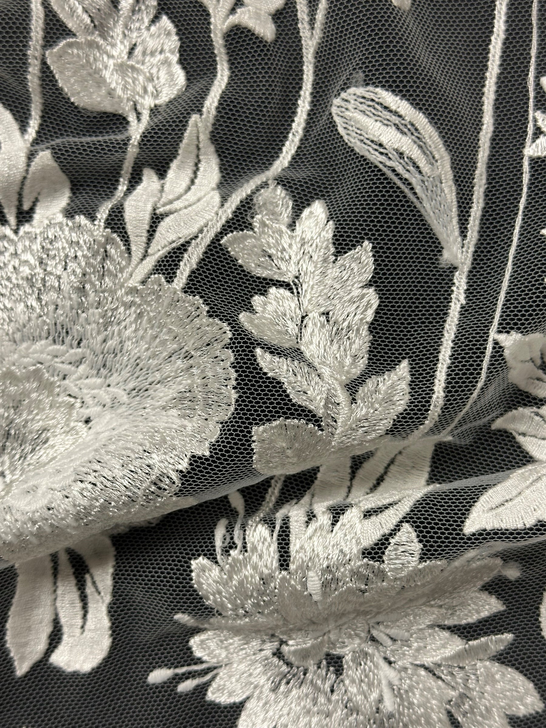 Dentelle brodée ivoire - Genby