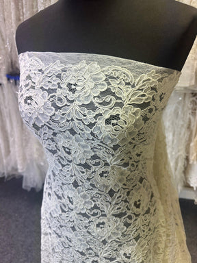 Dentelle ivoire à cordon – Sharon